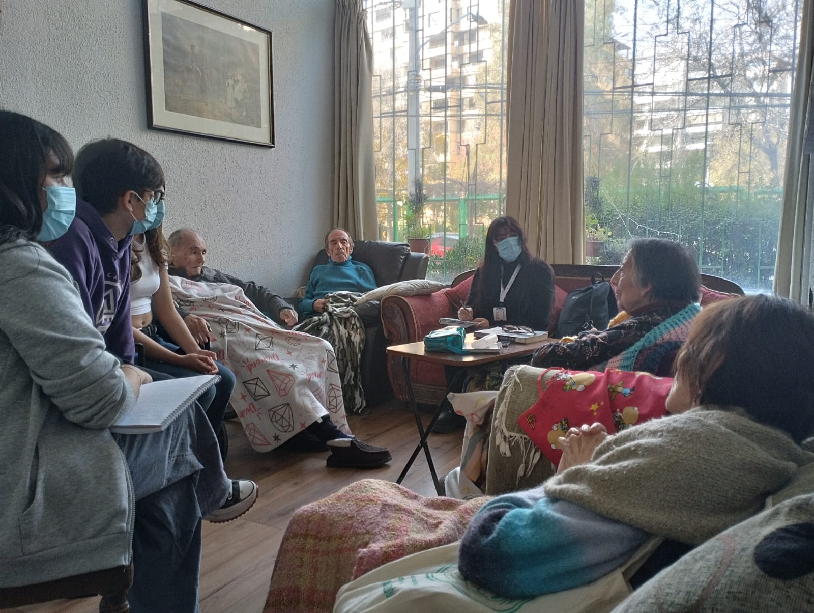 Talleres Artísticos: Estimulación Creativa en Abuelita Olga