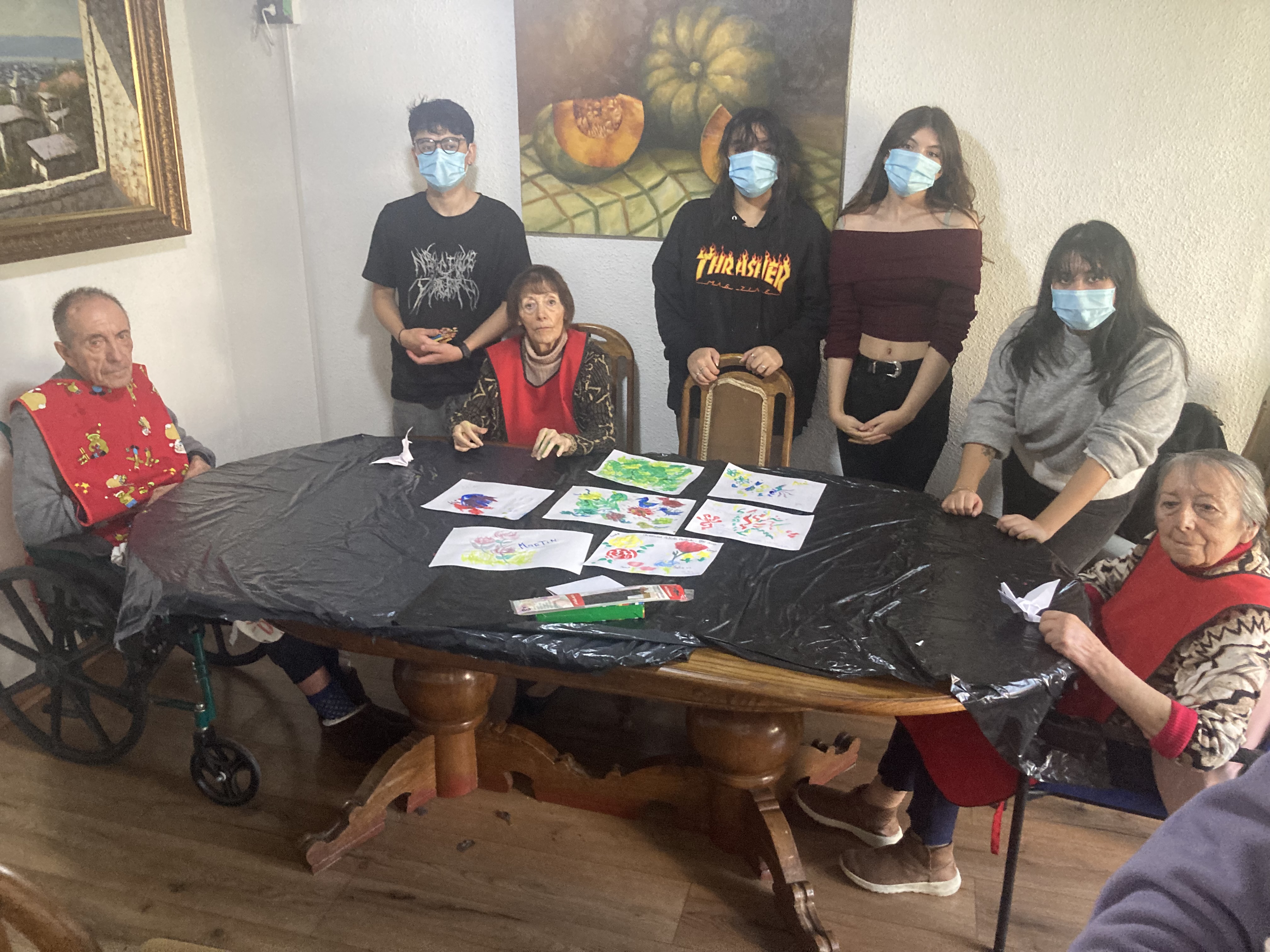 Talleres Artísticos: Estimulación Creativa en Abuelita Olga